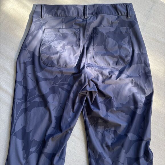Spanx Blue Floral Sunshine Kick Flare Pants UPF Activewear - Size S - Picture 6 of 8
